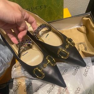 Gucci horsebit leather pointed toe chain strap flat